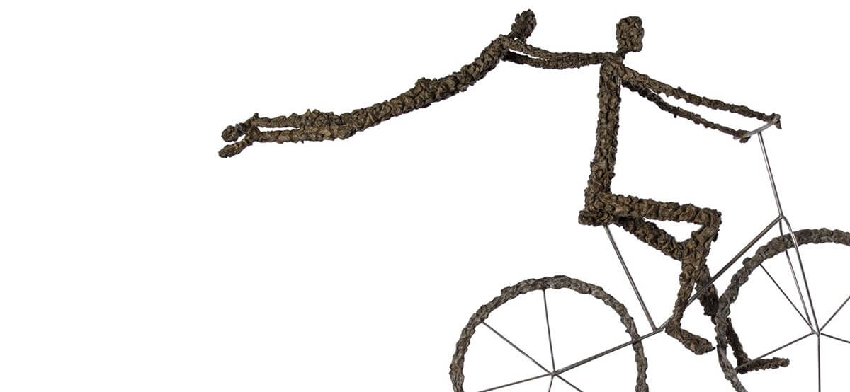 Jour de fête bronze sculpture by French sculptor Val - Valérie Goutard - with Sculptureval