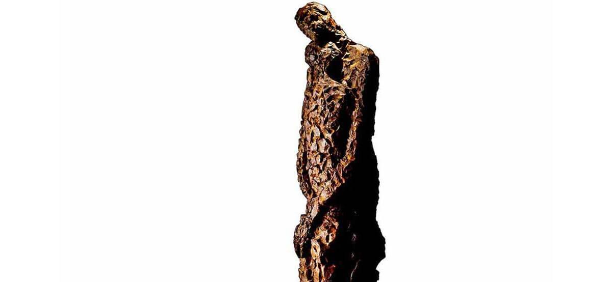 L’étreinte bronze sculpture by French sculptor Val - Valérie Goutard - with Sculptureval