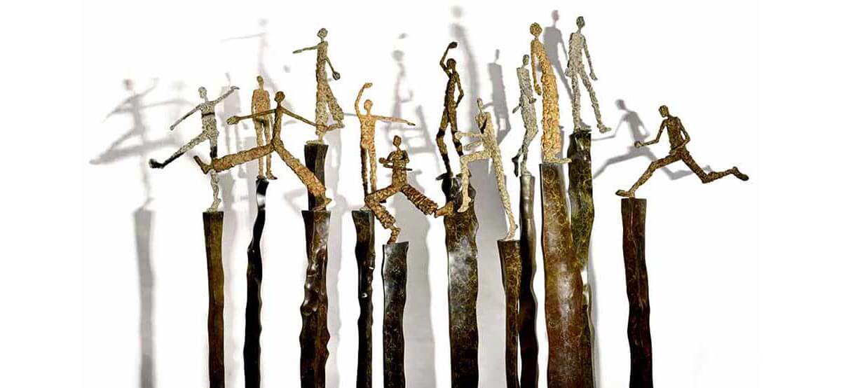 Theatre of joy monumental  bronze sculpture by French sculptor Val - Valérie Goutard - with Sculptureval