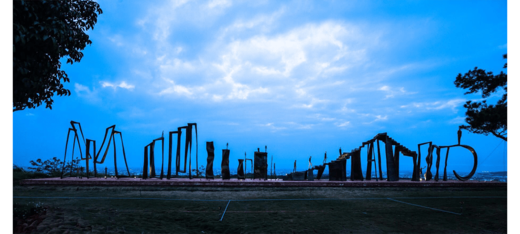 Du chaos à la sagesse by French sculptor Val - Valérie Goutard - with Sculptureval in Taichung in Taiwan