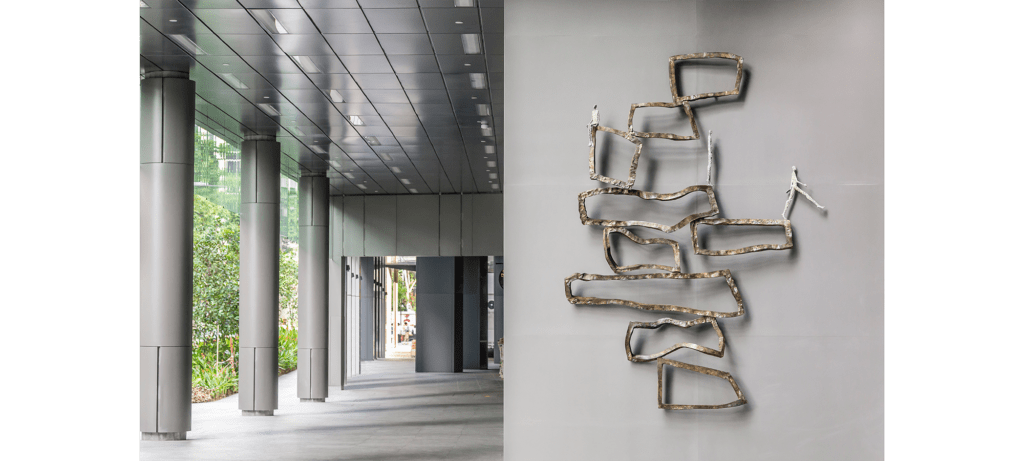 Inéquilibre de la sculpteure française Val – Valérie Goutard – avec Sculptureval à SkySuite Tower de Anson à Singapore