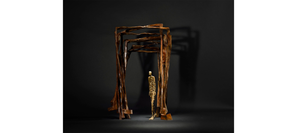 Le passage by French sculptor Val - Valérie Goutard - with Sculptureval