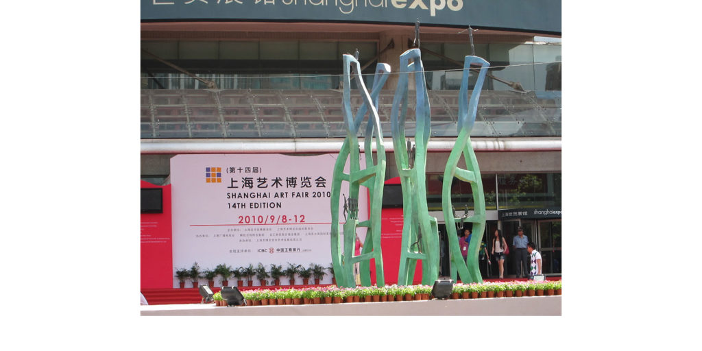 Urban life by French sculptor Val - Valérie Goutard - with Sculptureval at the Jing’An Sculpture Park Project in Shanghai – China