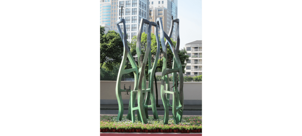 Urban life by French sculptor Val - Valérie Goutard - with Sculptureval at the Jing’An Sculptures Park Project in Shanghai – China