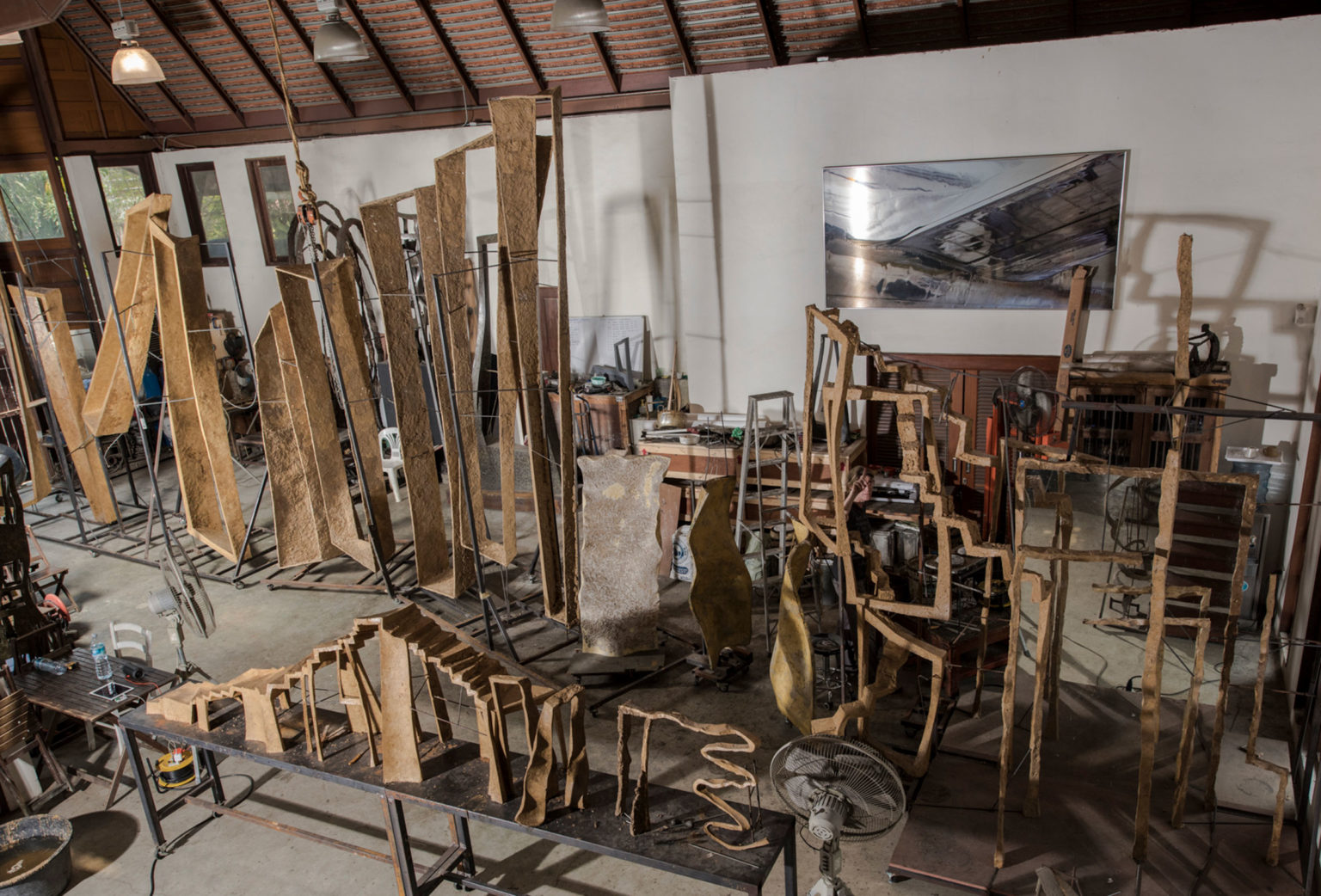 Art studio, bronze foundries and with Murano glass masters of French sculptor Val - Valérie Goutard - with Sculptureval